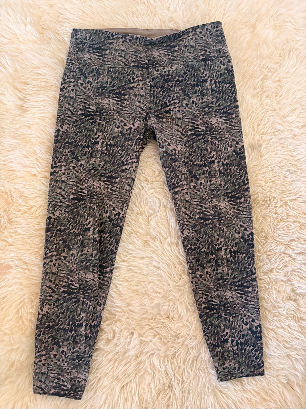 intro. love the fit Leggings in Taupe Brown